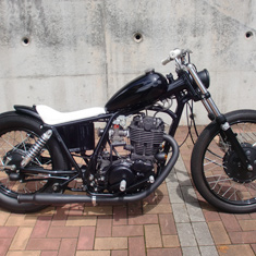 #26 SR400 サムネール写真